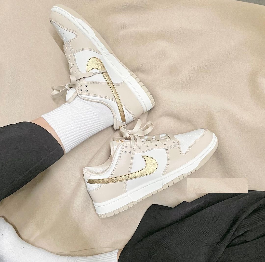 282 -  Giày Nike Dunk Low "Gold Swoosh" - Code DX5930-001 [HÀNG CHÍNH HÃNG]