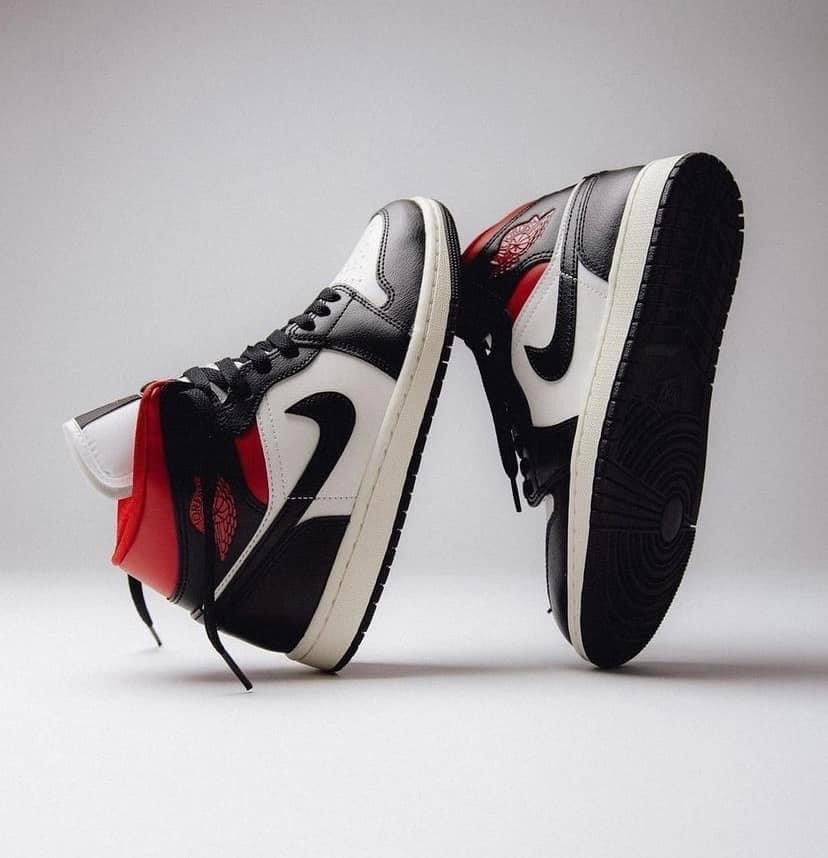 297 -  Giày Nike Jordan 1 Mid Black/Gym Red BQ6472 061 [HÀNG CHÍNH HÃNG]
