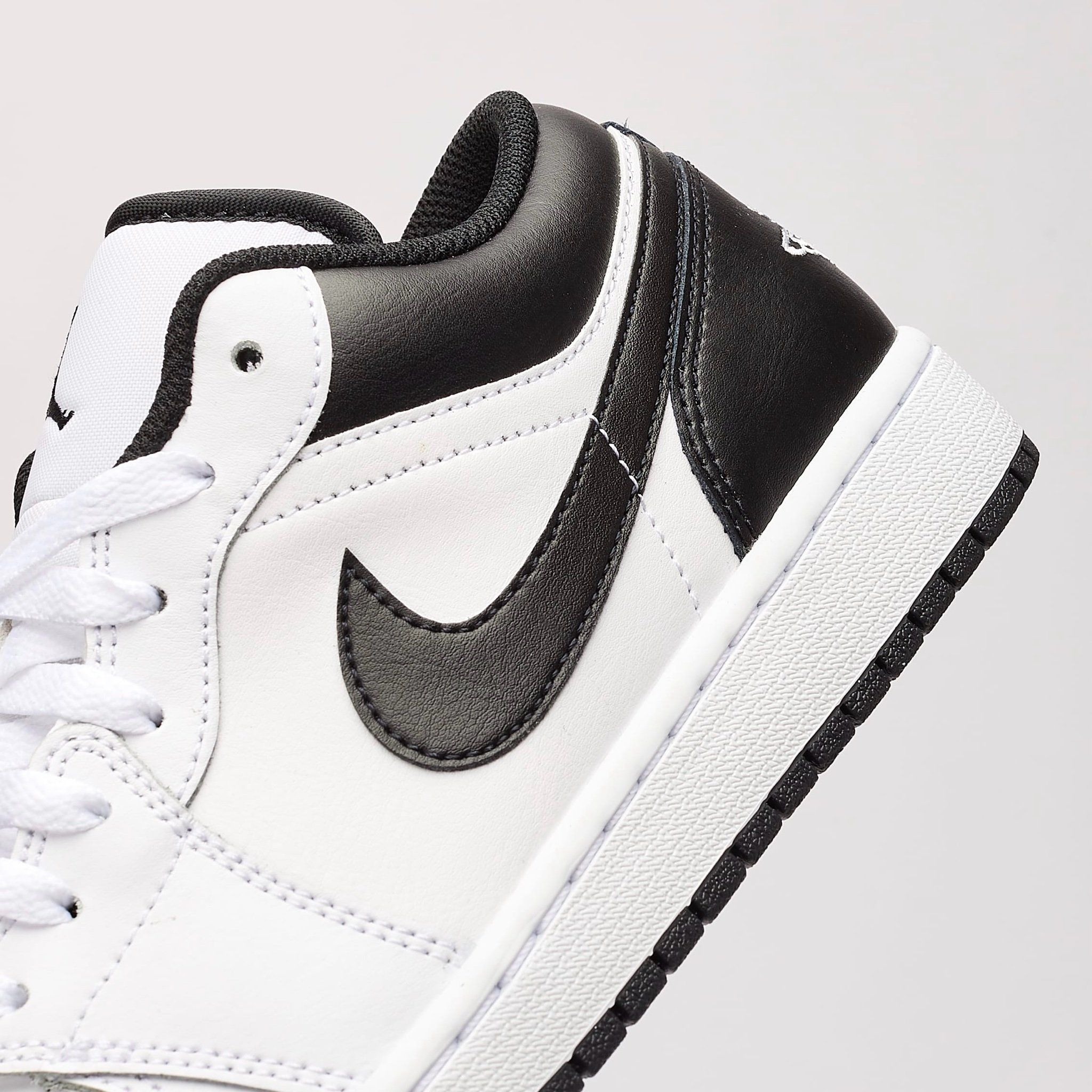 792 -  Giày Air Jordan 1 Low Reverse Panda - Code 553558 132 / 553560 132 [HÀNG CHÍNH HÃNG]