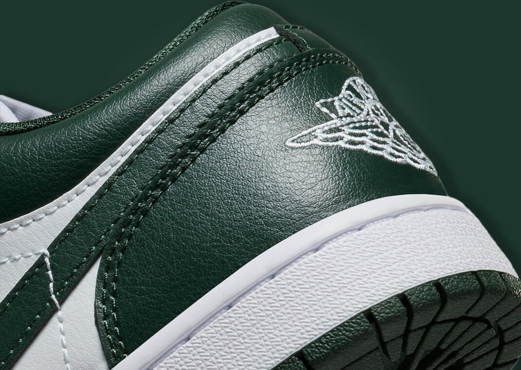 520 -  Giày Nike Air Jordan 1 Low Galactic Jade DC0774 113 [HÀNG CHÍNH HÃNG]