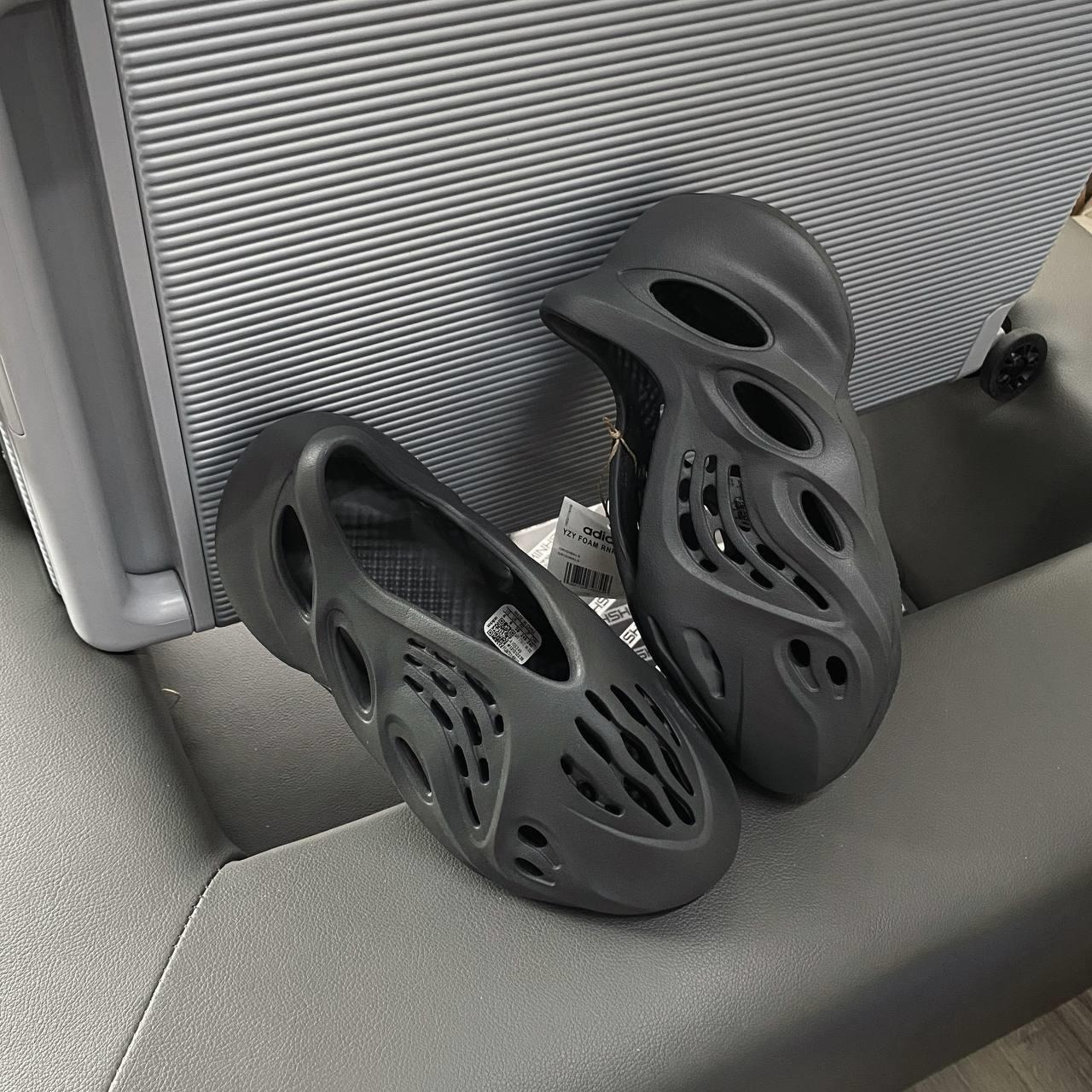 carbon yeezy on feet