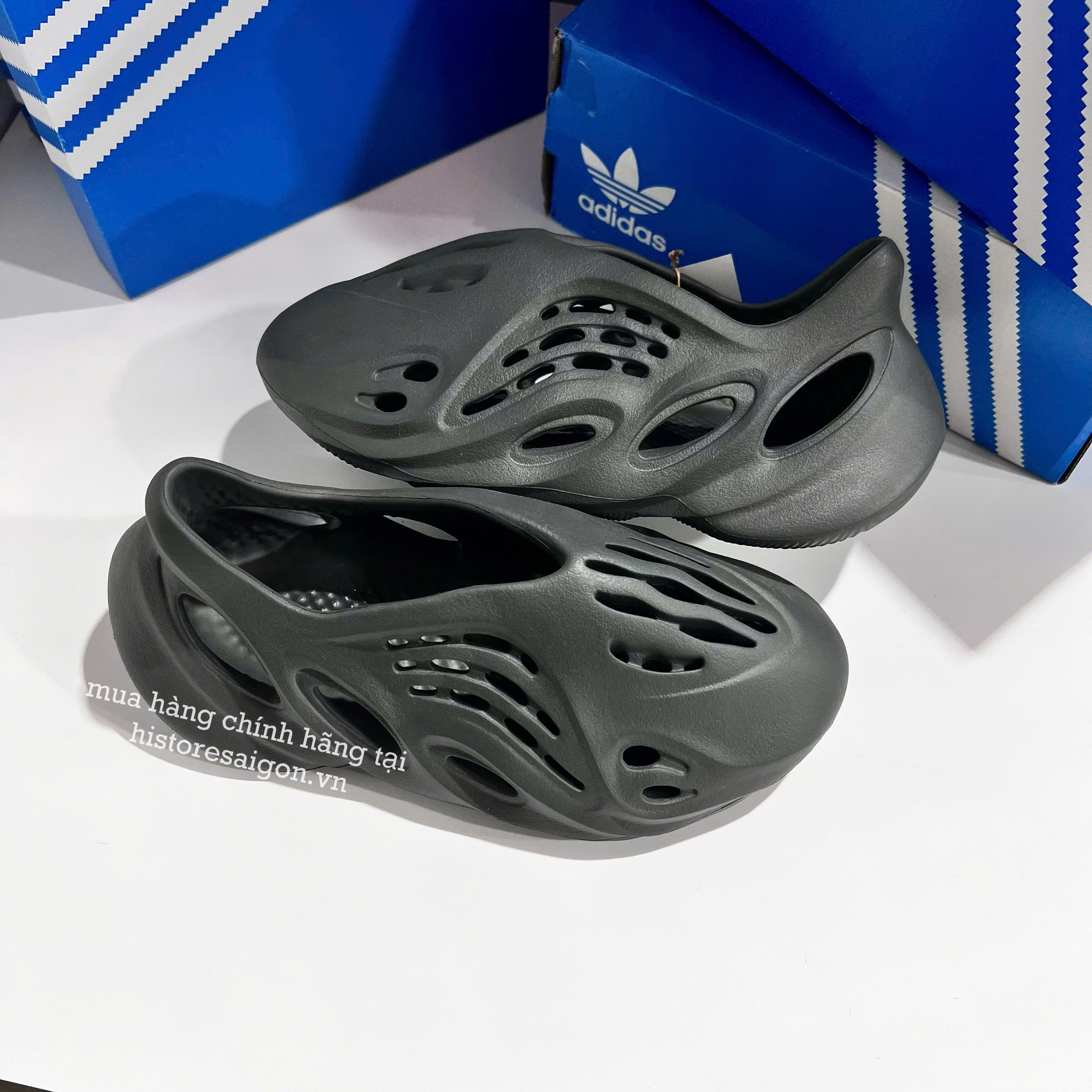 1974 - Giày Adidas Yeezy Foam RNR Carbon IG5349 [HÀNG CHÍNH HÃNG]