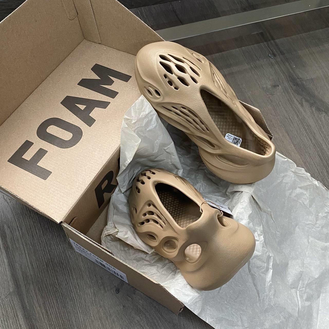 1973 - Giày Adidas Yeezy Foam RNR Clay Taupe GV6842 [HÀNG CHÍNH HÃNG]