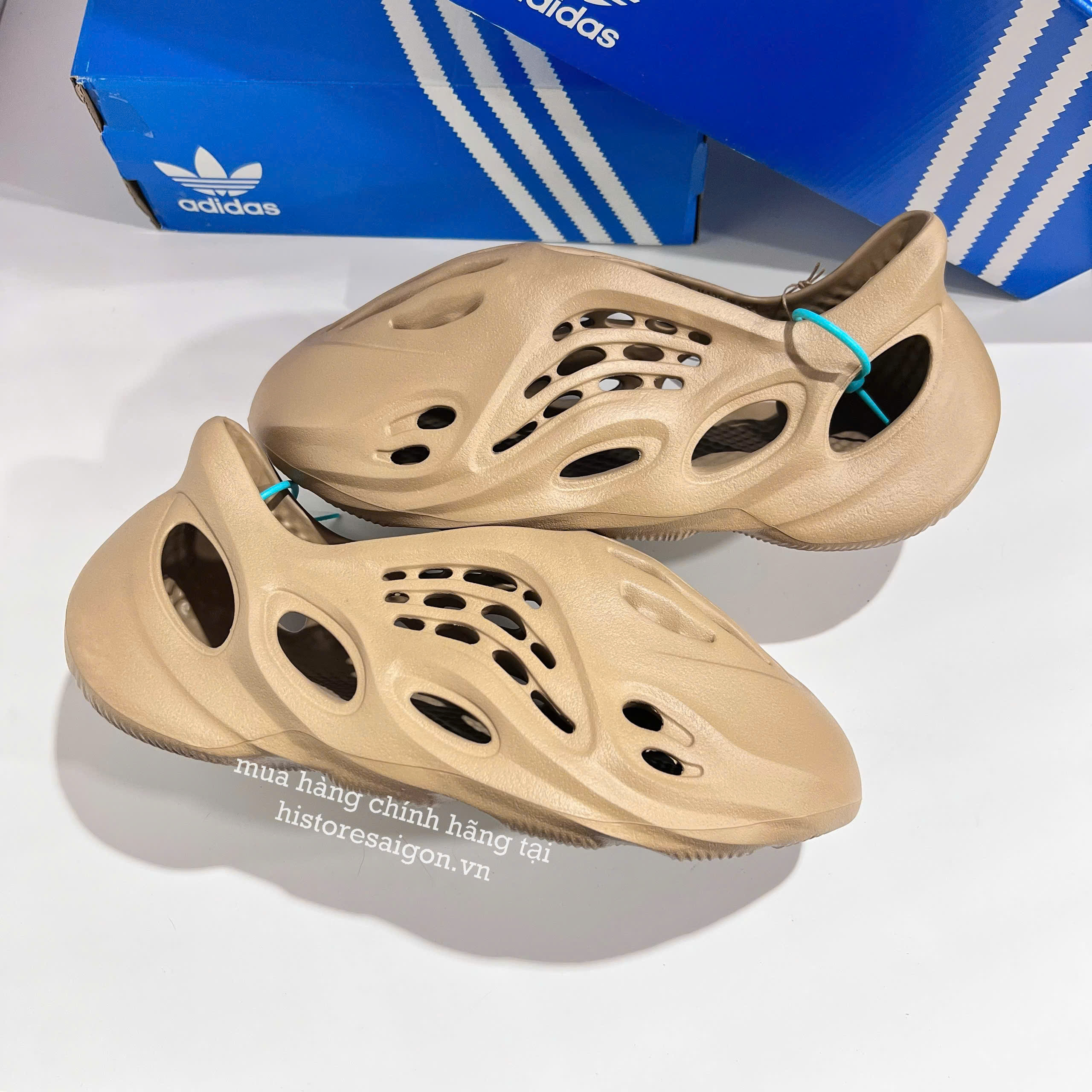 1973 - Giày Adidas Yeezy Foam RNR Clay Taupe GV6842 [HÀNG CHÍNH HÃNG]
