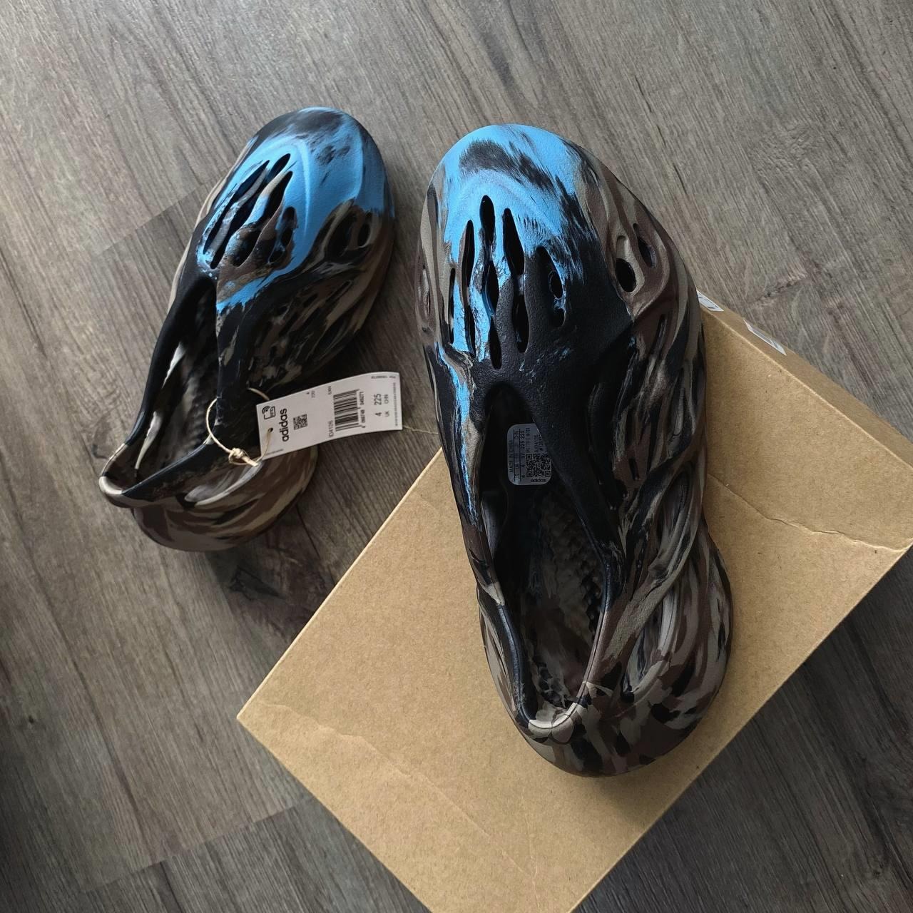 1975 - Giày Adidas Yeezy Foam RNR MX Cinder ID4126 [HÀNG CHÍNH HÃNG]