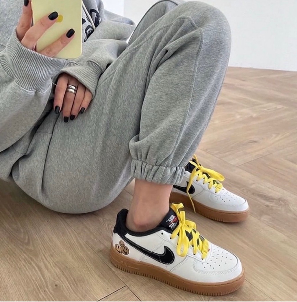 793 -  Giày Nike Air Force 1 LV8 Anthracite Yellow DO5854 100 [HÀNG CHÍNH HÃNG]