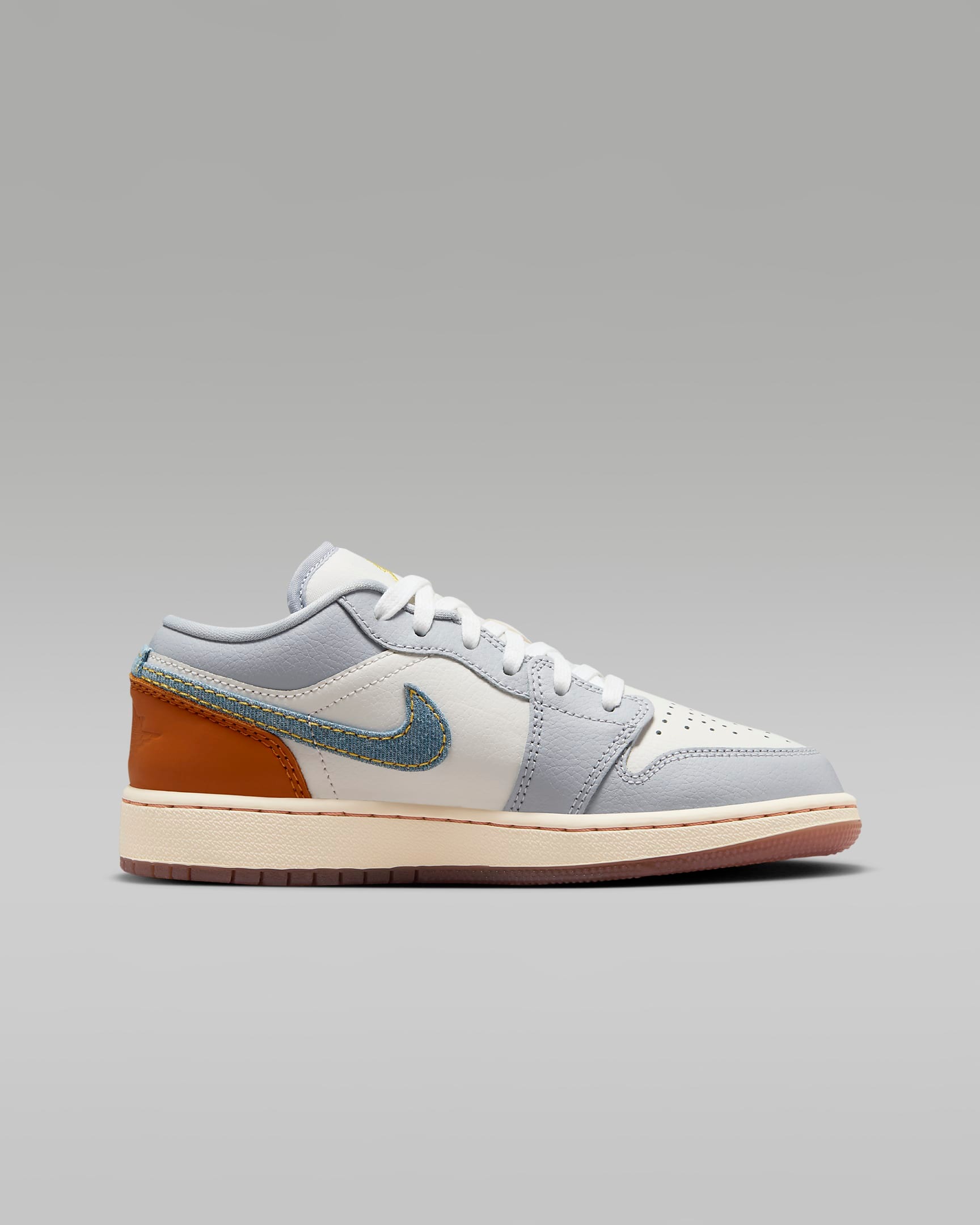 859 -  Giày Nike Air Jordan 1 Low GS Denim Swoosh FZ5046 041 [HÀNG CHÍNH HÃNG]