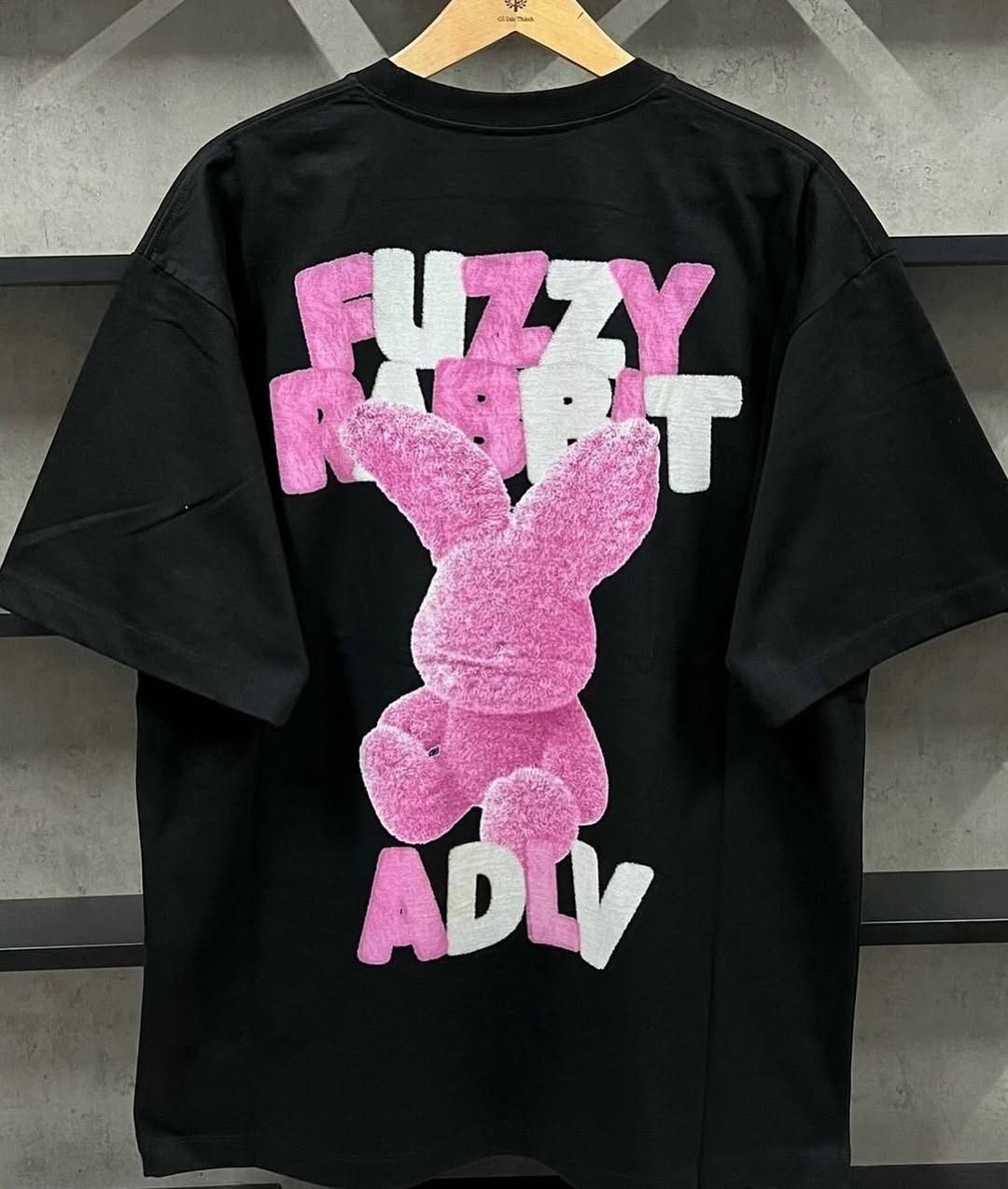 2113 - Áo ADLV Fuzzy Font Rabbit Đen Acmé de la vie ADLV-24SS-SSAFFR-BLK [HÀNG CHÍNH HÃNG]