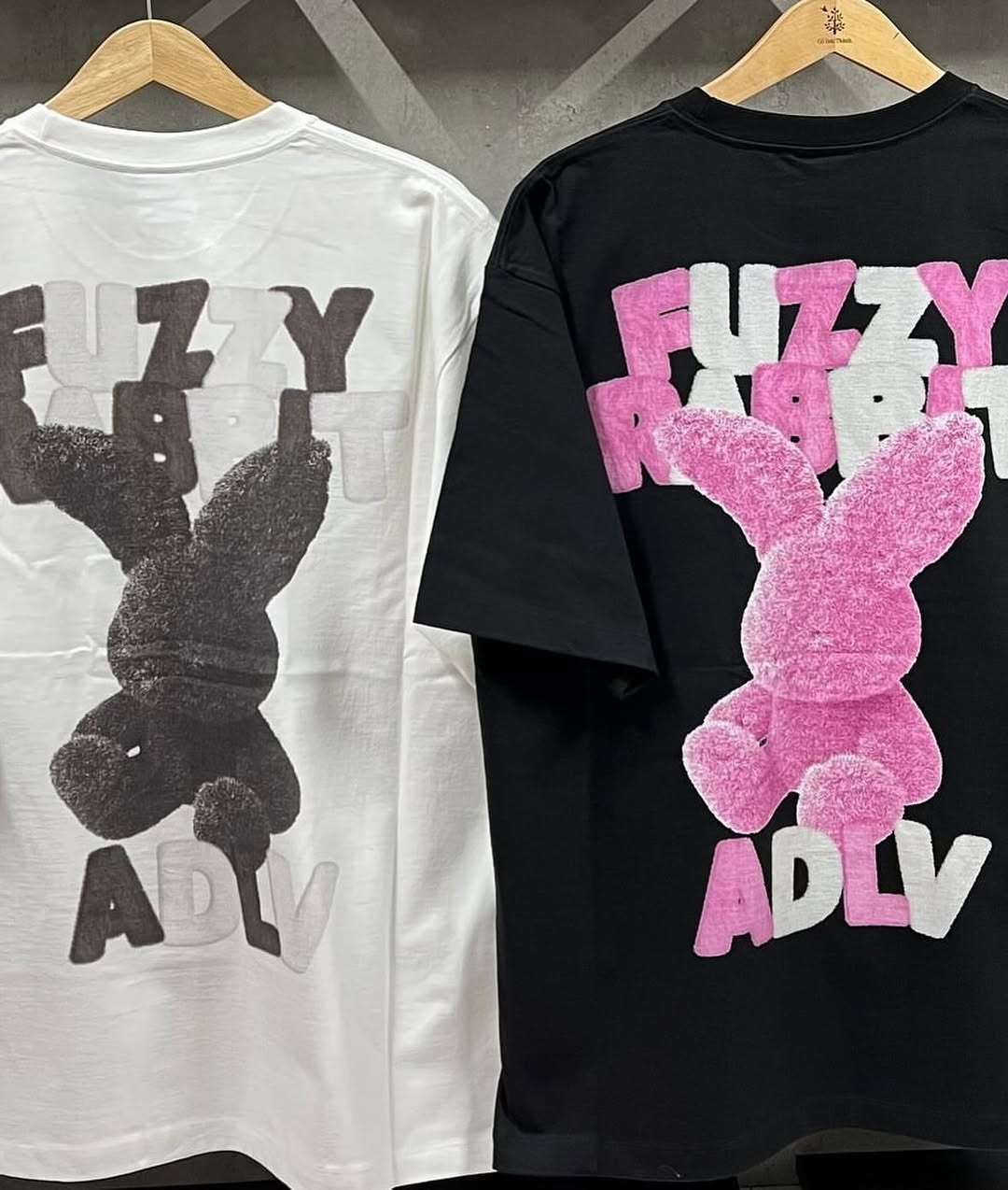 2113 - Áo ADLV Fuzzy Font Rabbit Đen Acmé de la vie ADLV-24SS-SSAFFR-BLK [HÀNG CHÍNH HÃNG]