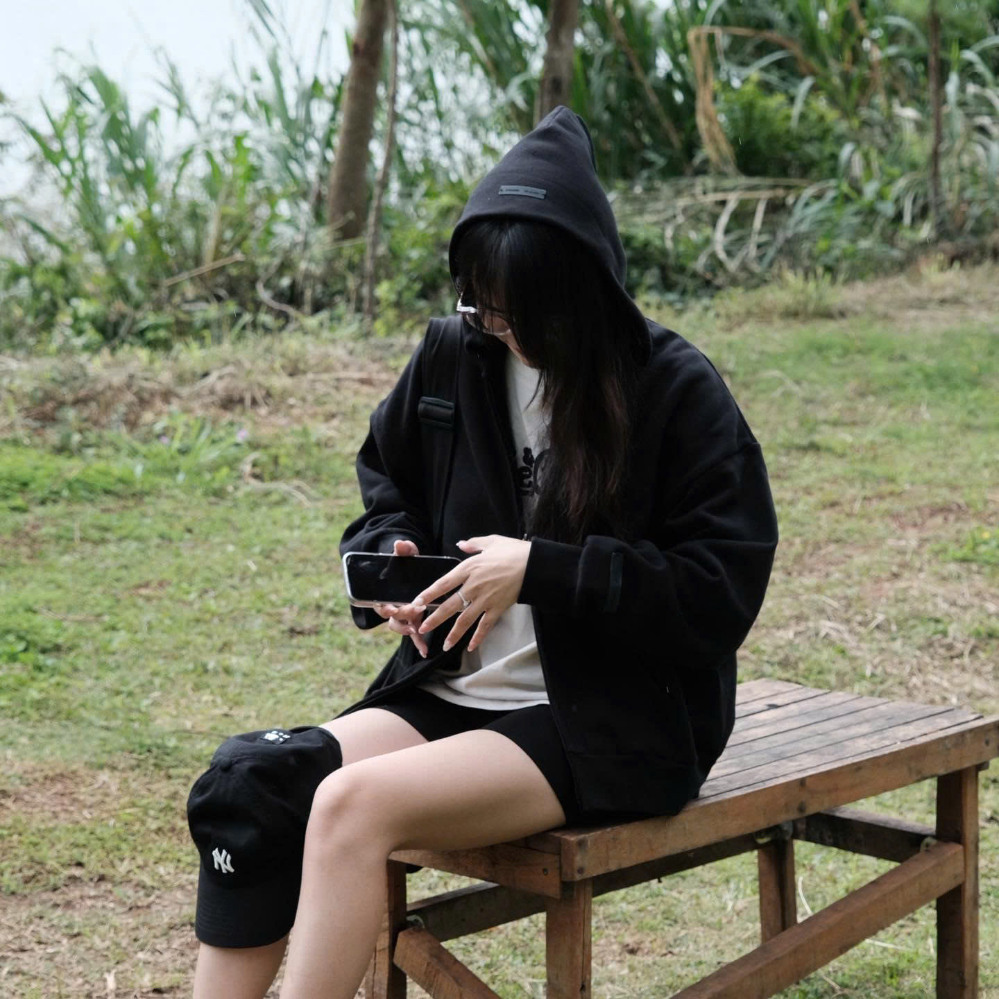 2040 - Áo Hoodie Zip FOG Essentials Đen [HÀNG CHÍNH HÃNG]