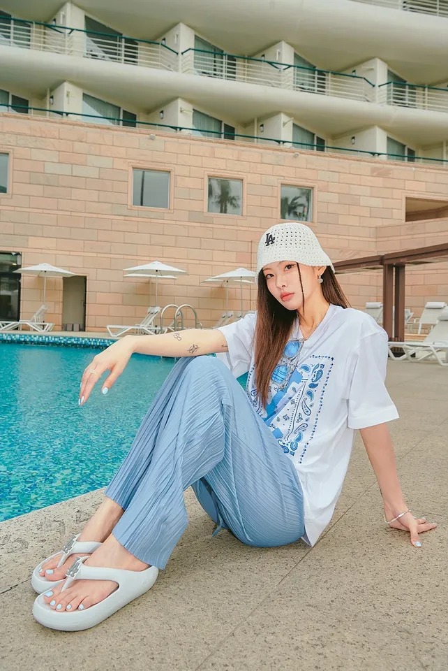 1026 -  Áo MLB LA Paisley Big Logo One Point LA Dodgers - Trắng - Code 3ATSI0133 07WHS [HÀNG CHÍNH HÃNG]