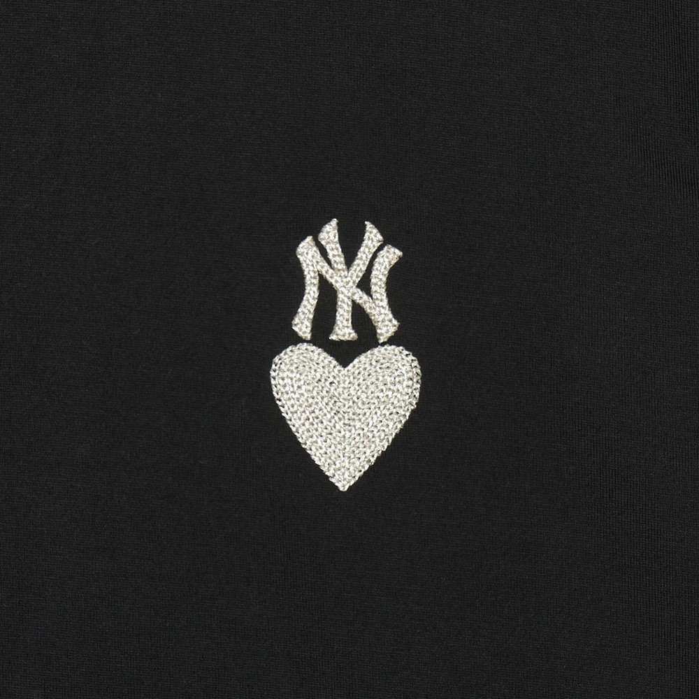 1024 -  Áo MLB Heart Small Logo New York Yankees Black - Trái Tim Đen - Code 3ATSH0143 50BKS [HÀNG CHÍNH HÃNG]
