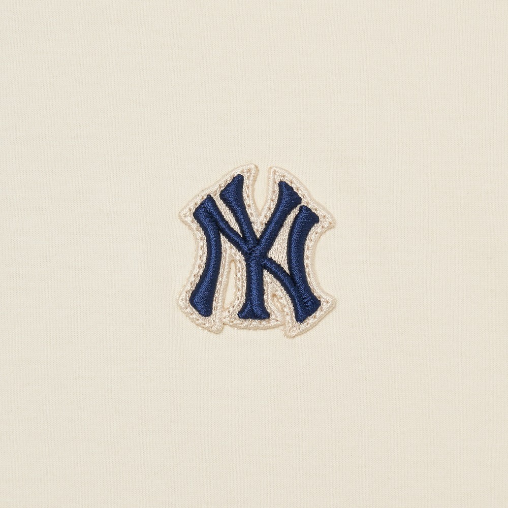 631 -  Áo MLB Monogram Big Lux NY - Trắng Kem - Code 3ATSM0334 50CRD [HÀNG CHÍNH HÃNG]