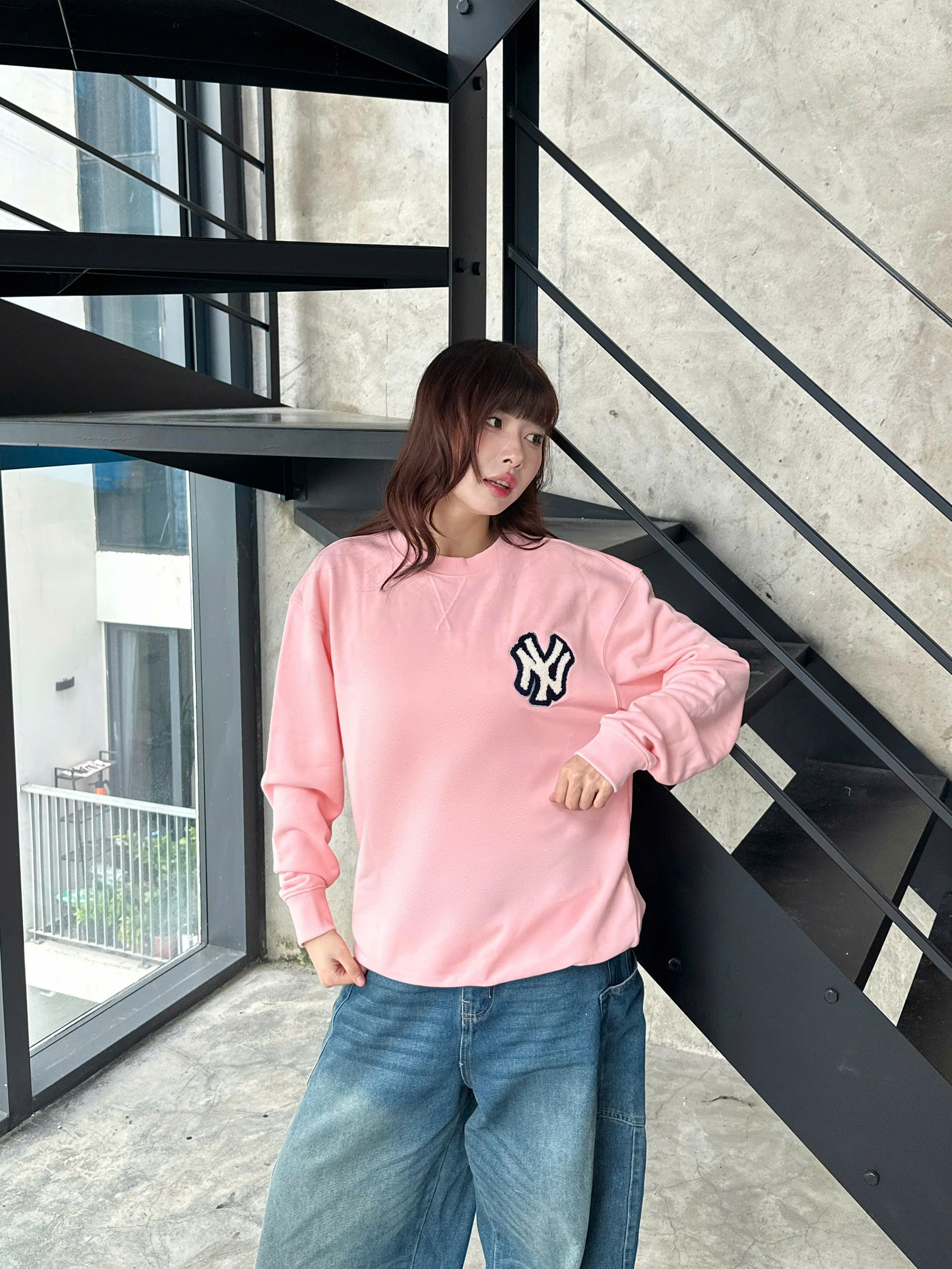 2125 - Áo Sweater New Era NY Xù Hồng Pink [HÀNG CHÍNH HÃNG]