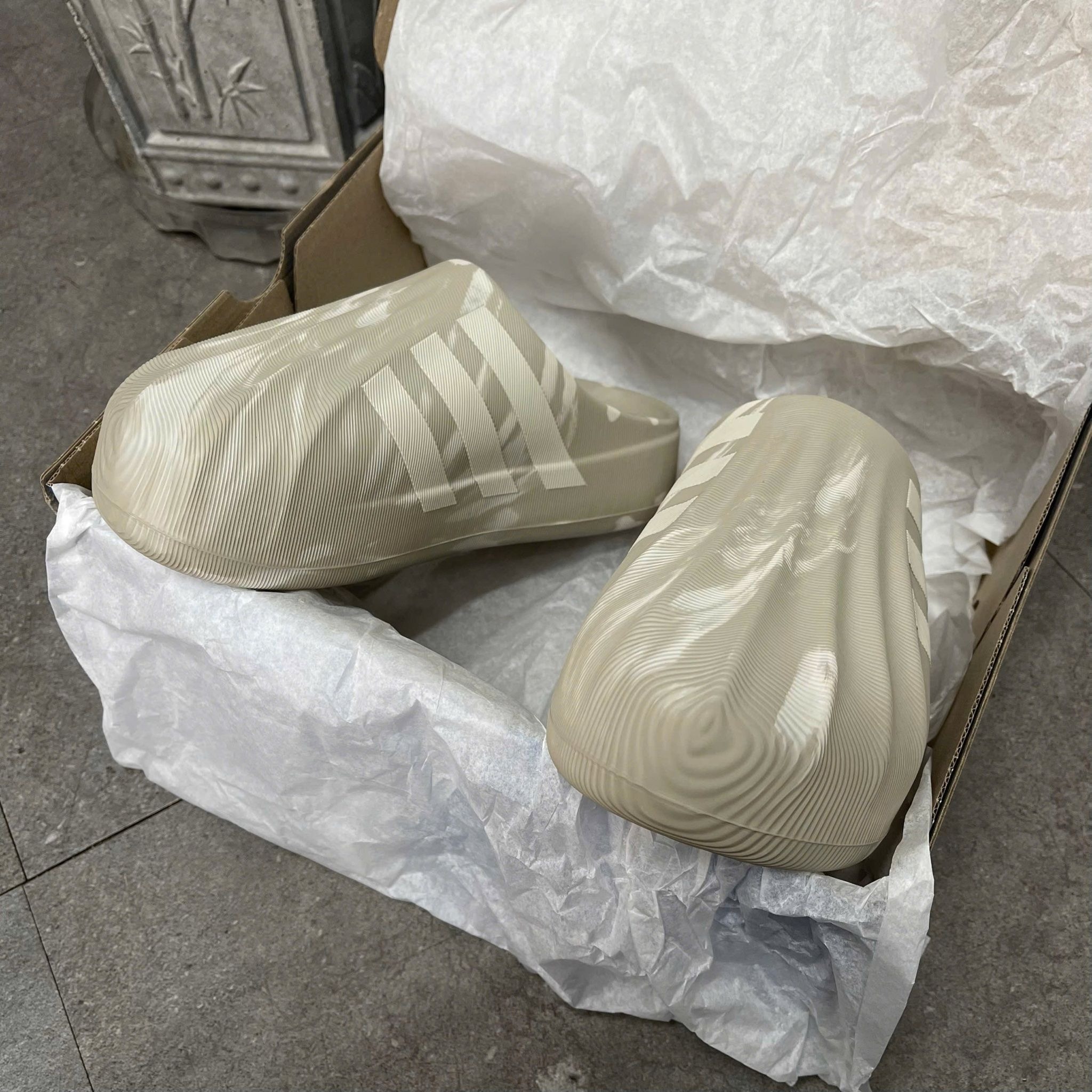 1592 - Dép Adidas Superstar Adifom Mule Alumina - IE9083 [CHÍNH HÃNG]