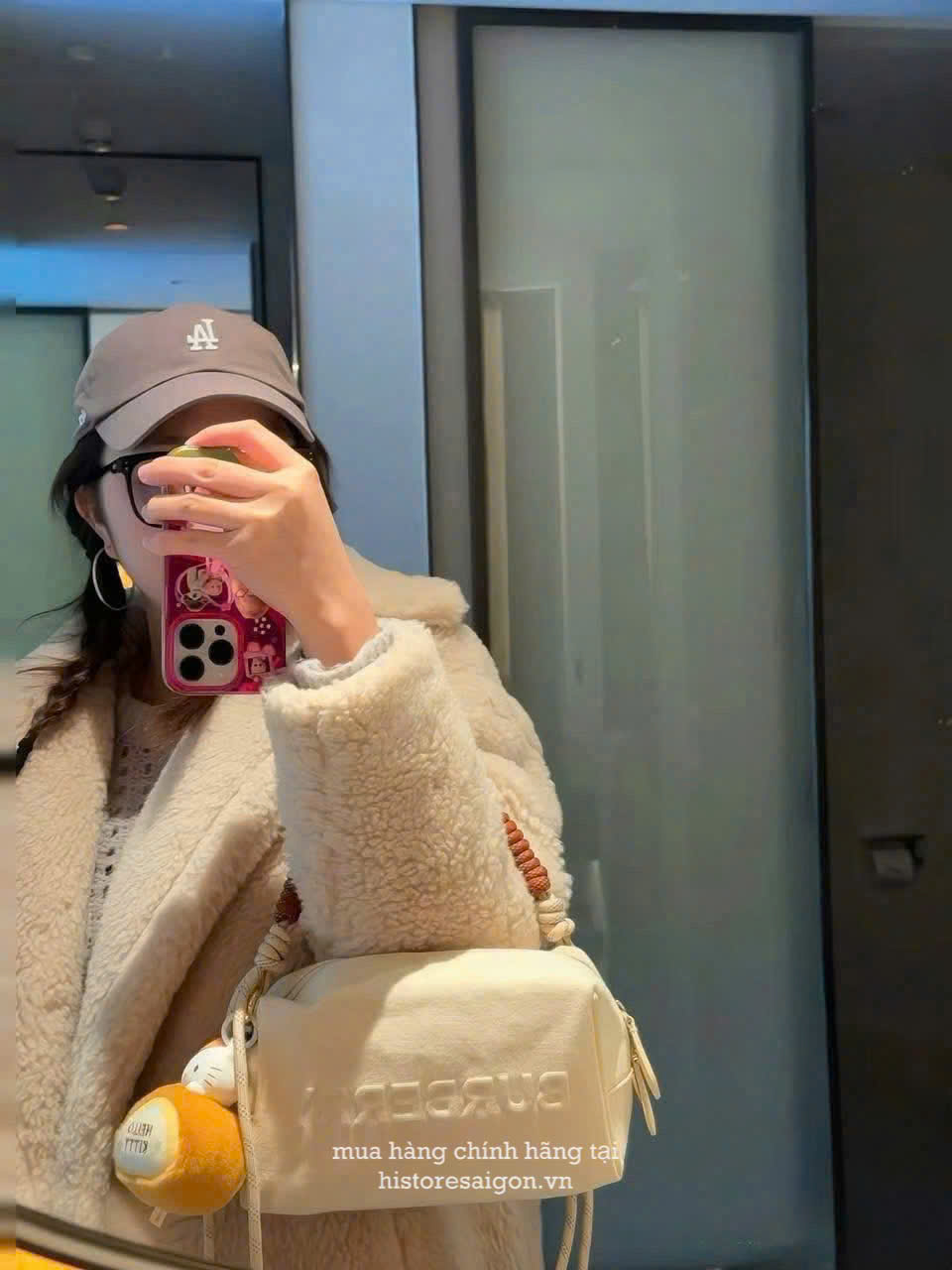 2147 - Túi Burberry Gift Beauty Canvas With Bear Charm (Gift Hãng Tặng Khách) [HÀNG CHÍNH HÃNG]