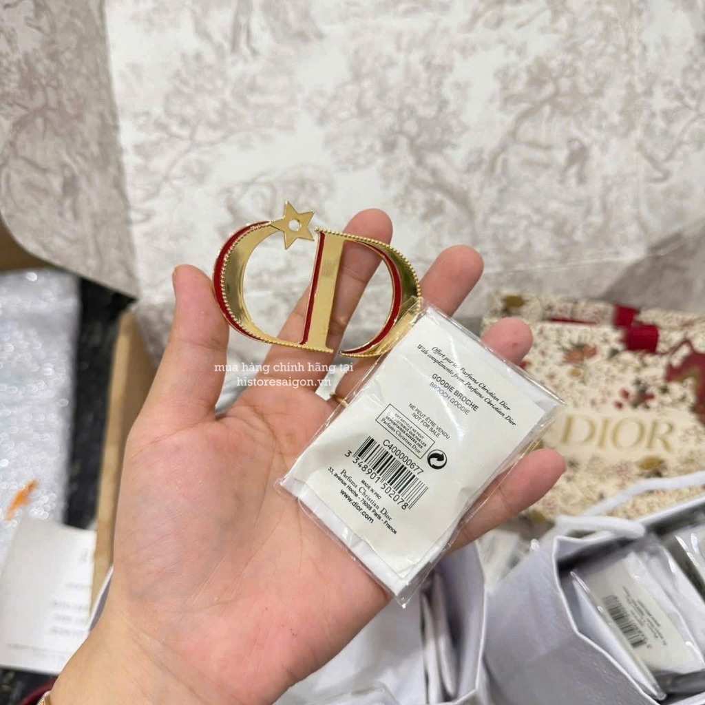2673 - Cài Áo Dior Gift (Gift Hãng Tặng Khách) [HÀNG CHÍNH HÃNG]