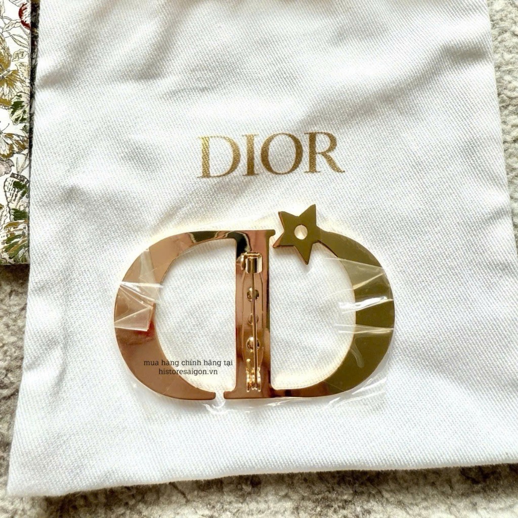 2673 - Cài Áo Dior Gift (Gift Hãng Tặng Khách) [HÀNG CHÍNH HÃNG]