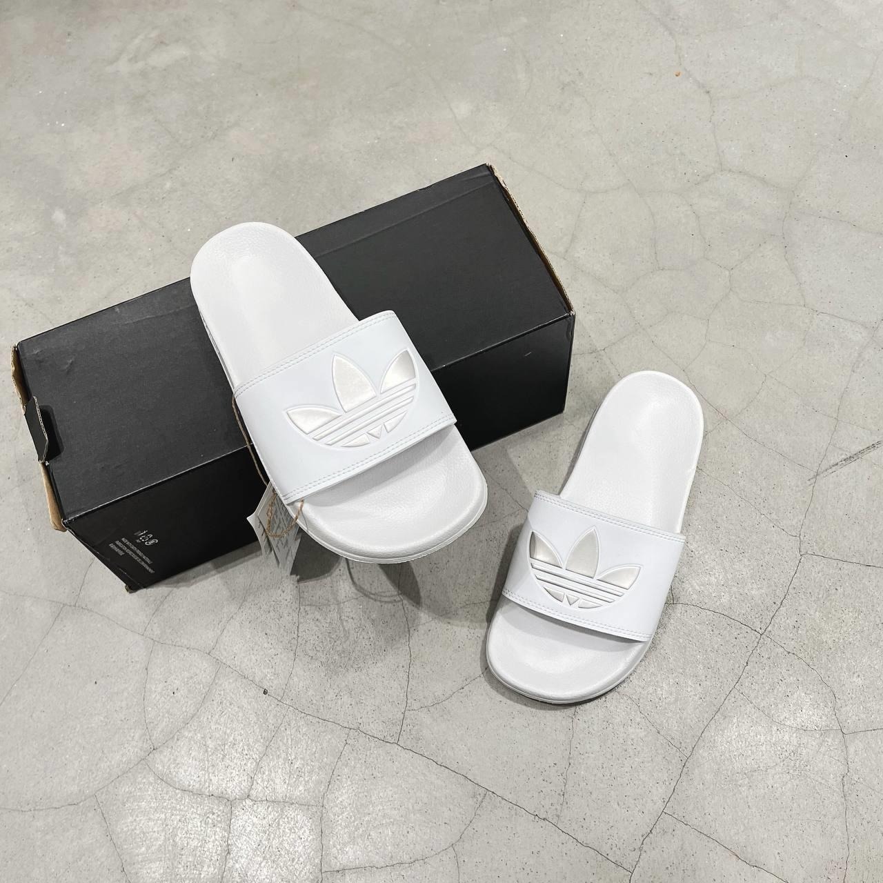 011 -  Dép Adidas Adilette Lite - Trắng - Logo Bạc [HÀNG CHÍNH HÃNG]