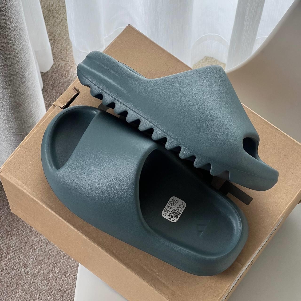 yeezy slides men cheap