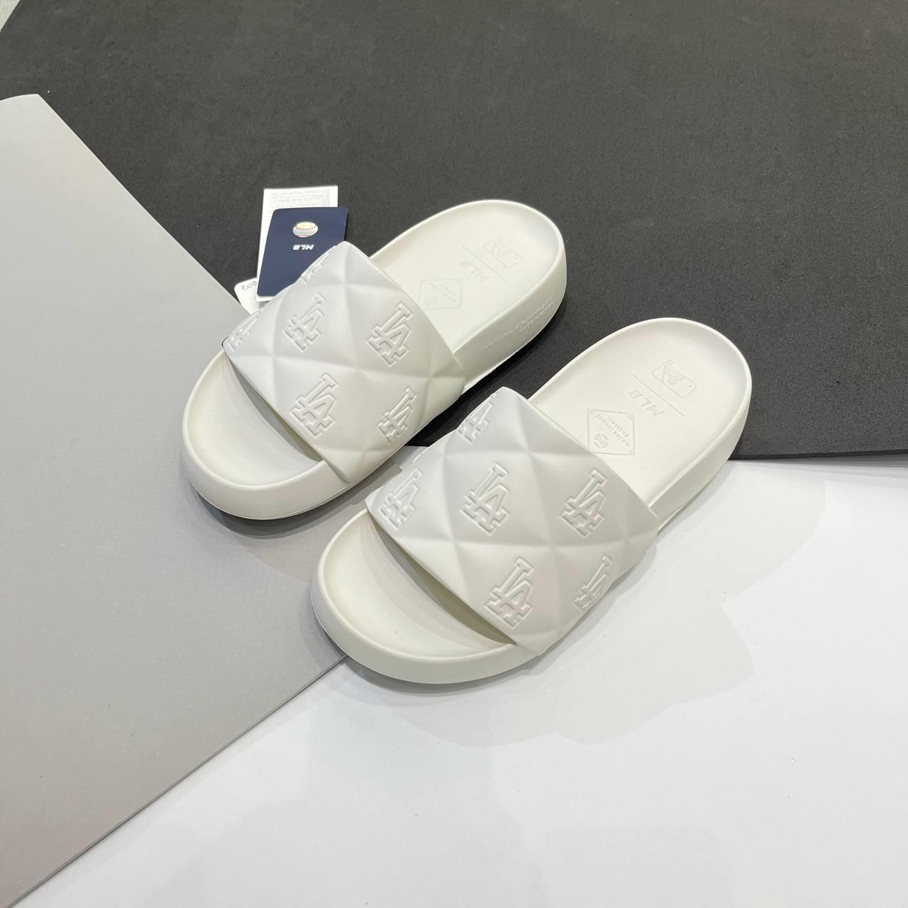 975 -  Dép MLB Chunky Bouncer Slide LA Dodgers - Trắng White - Code 3ALPFBS33 07WHS [HÀNG CHÍNH HÃNG]