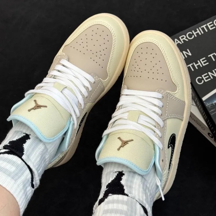 1378 - Giày Nike Air Jordan 1 Low SE Sanddrift Glacier Blue HQ3440-101 [HÀNG CHÍNH HÃNG]