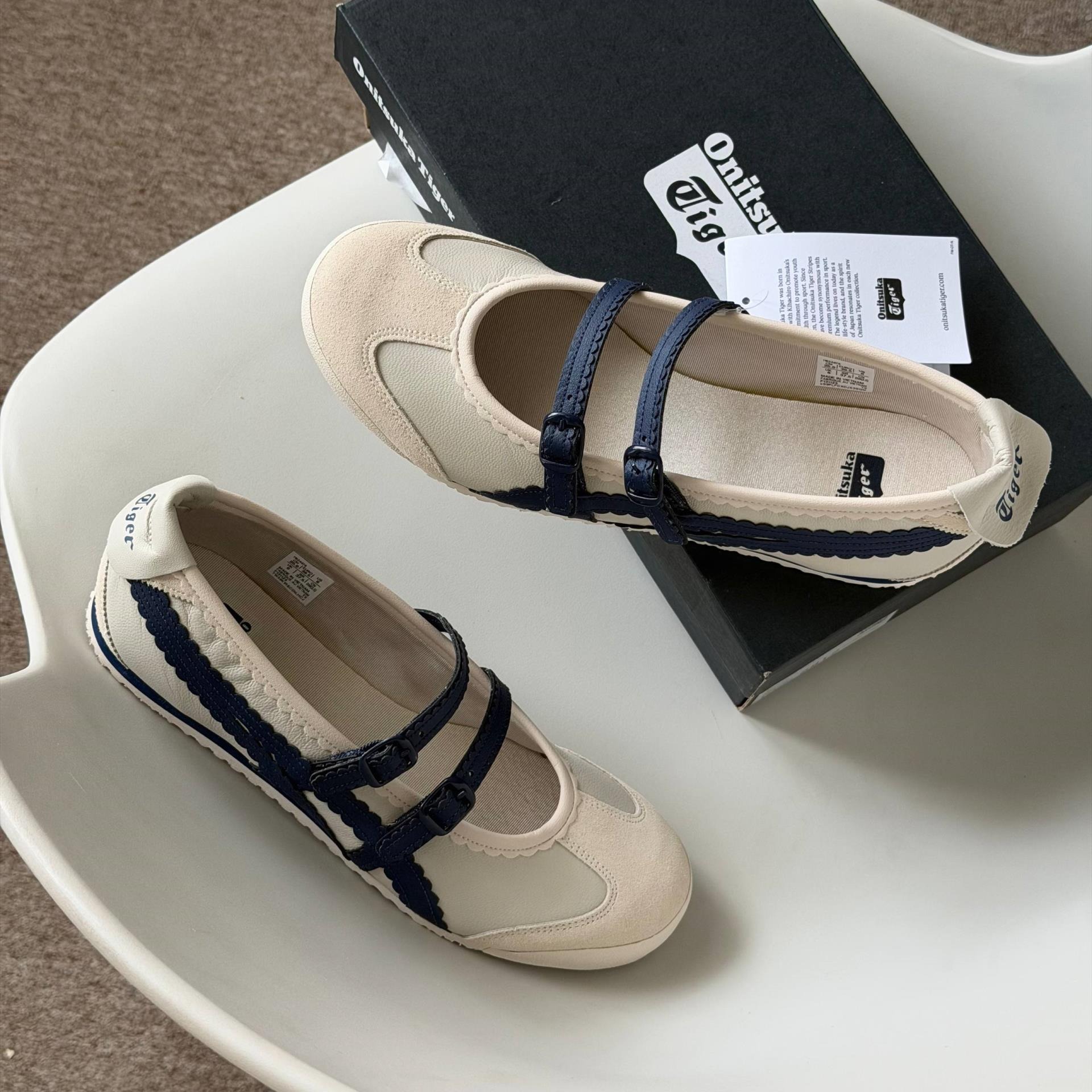 2588 - Giày Onitsuka Tiger Mexico 66 TGRS Birch Peacoat 1182A678-200 [HÀNG CHÍNH HÃNG]