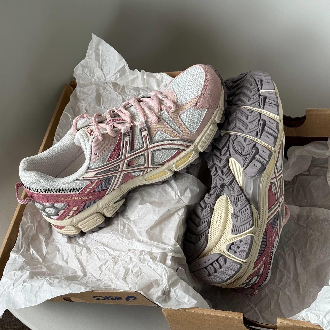 1902 - Giày Asics Gel Kahana 8 White Pink 1012A978-103 [HÀNG CHÍNH HÃNG]