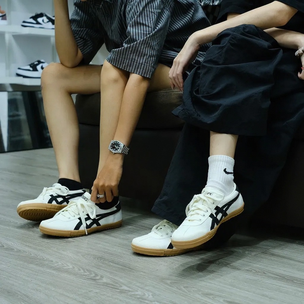 2709 - Giày Asics TSG-110 White Black 1203A516-100 [HÀNG CHÍNH HÃNG]
