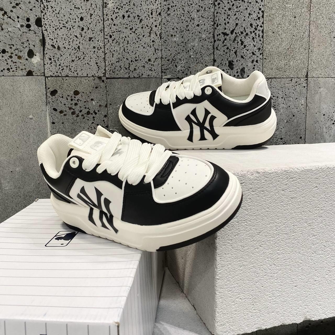 094 -  Giày MLB Liner NY Panda - Đen Trắng - Code 3ASXCLB3N-50BKS [HÀNG CHÍNH HÃNG]