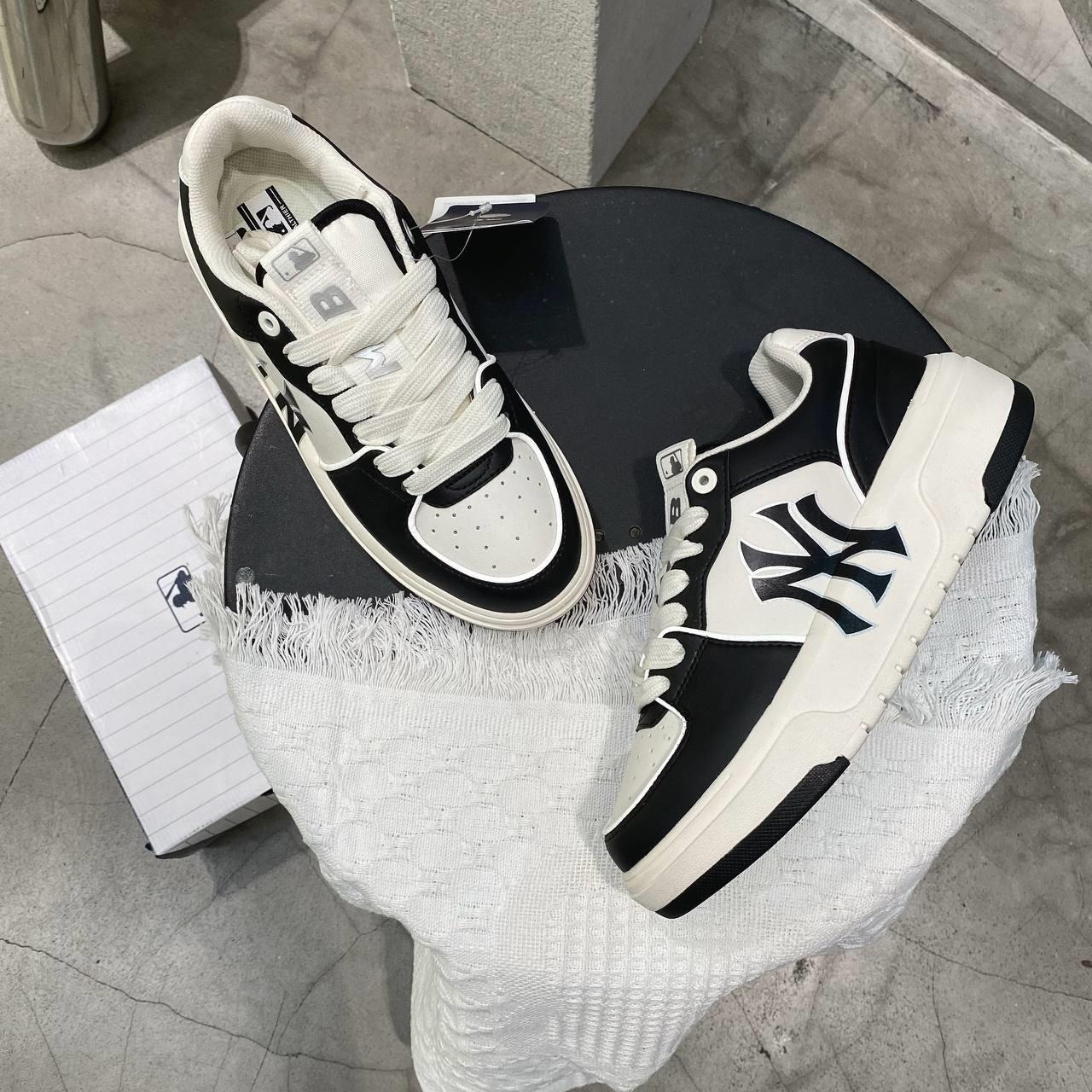 094 -  Giày MLB Liner NY Panda - Đen Trắng - Code 3ASXCLB3N-50BKS [HÀNG CHÍNH HÃNG]