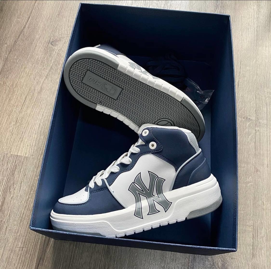 578  -  GIÀY MLB CHUNKY LINER HIGH NEW YORK YANKEES 3ASXCB12N-50NYD [HÀNG CHÍNH HÃNG]