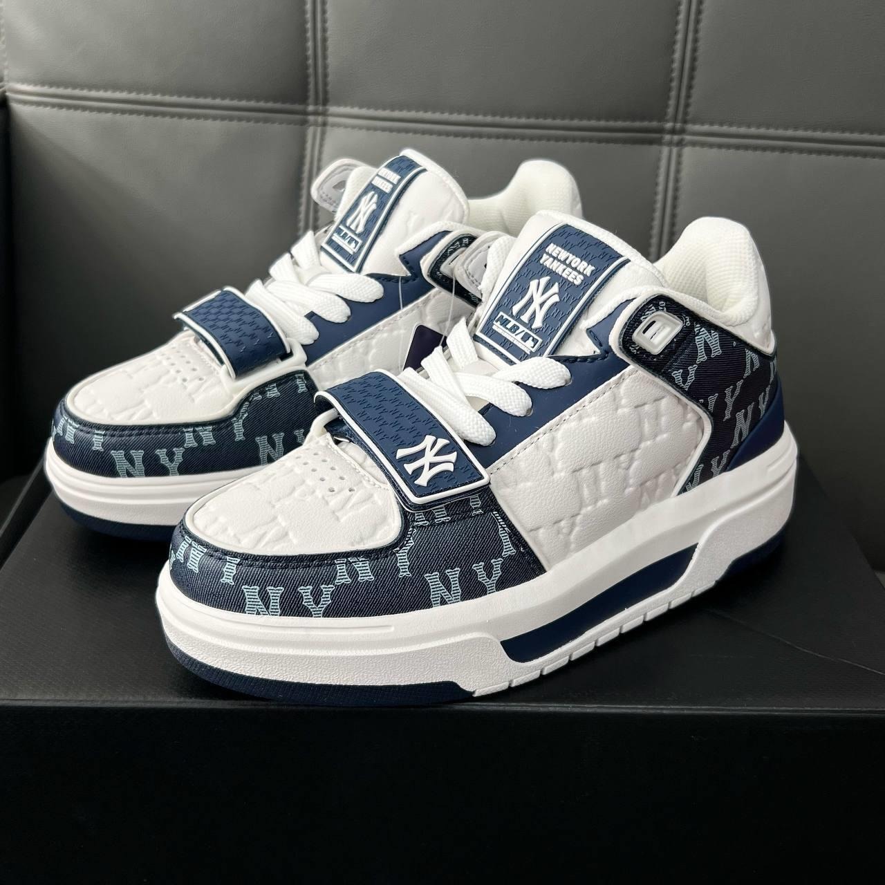 838  -  Giày MLB Chunky Liner Mid Classic Monogram New York Yankees - Navy - Code 3ASXCMM4N-50NYS [HÀNG CHÍNH HÃNG]