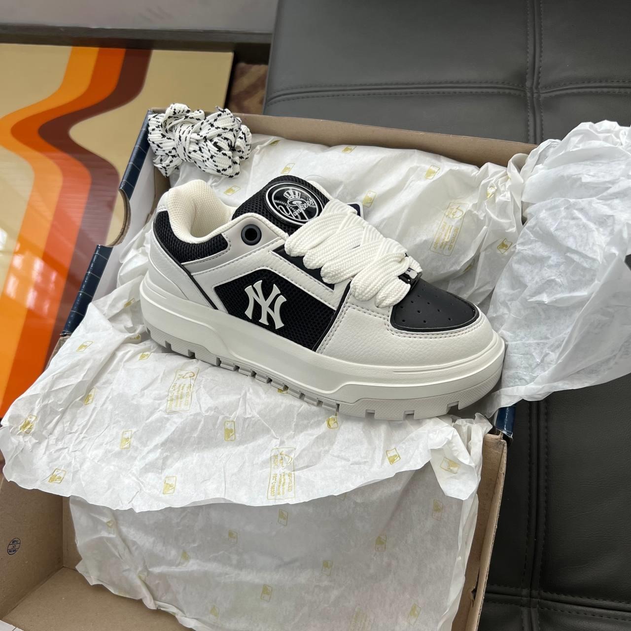574  -  Giày MLB Chunky Liner Wide New York Yankees Black - Code 3ASXCLW4N 50BKS [HÀNG CHÍNH HÃNG]