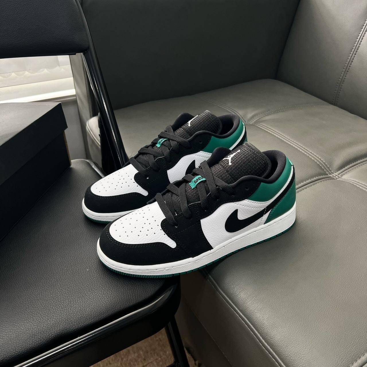 728 -  Giày Nike Air Jordan 1 Low GS Mystic Green 553560 113 [HÀNG CHÍNH HÃNG]