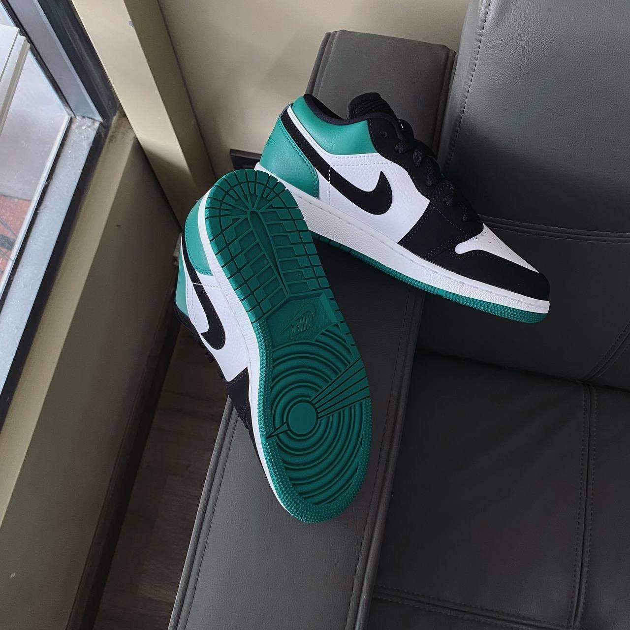 728 -  Giày Nike Air Jordan 1 Low GS Mystic Green 553560 113 [HÀNG CHÍNH HÃNG]