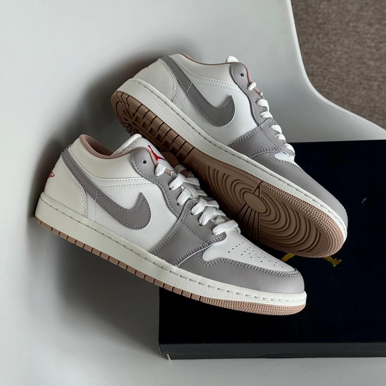 1871 - Giày Nike Air Jordan 1 Low 'Red College Grey' 553558-169 [HÀNG CHÍNH HÃNG]