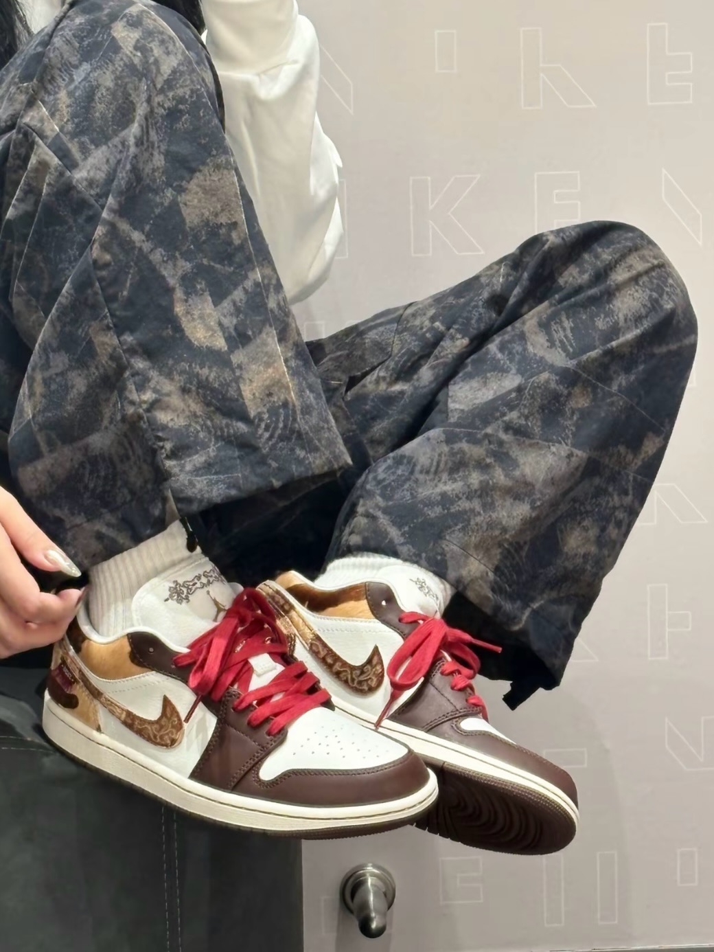 2256 - Giày Nike Air Jordan 1 Low SE Year of the Horse IQ5321-121 [HÀNG CHÍNH HÃNG]