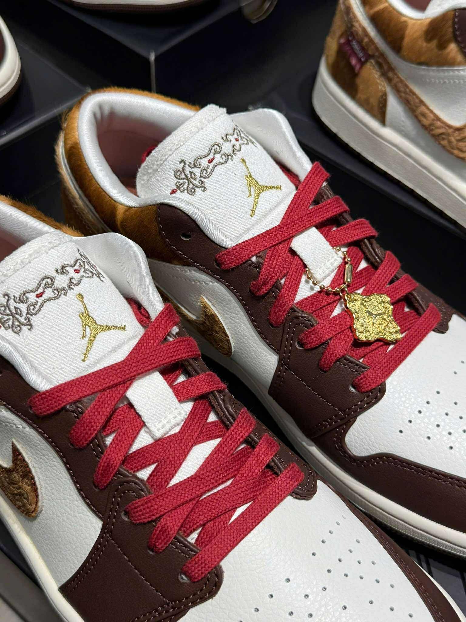 2256 - Giày Nike Air Jordan 1 Low SE Year of the Horse IQ5321-121 [HÀNG CHÍNH HÃNG]