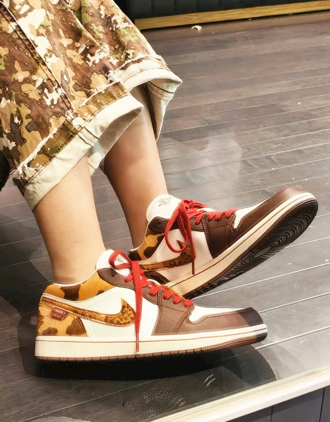 2256 - Giày Nike Air Jordan 1 Low SE Year of the Horse IQ5321-121 [HÀNG CHÍNH HÃNG]