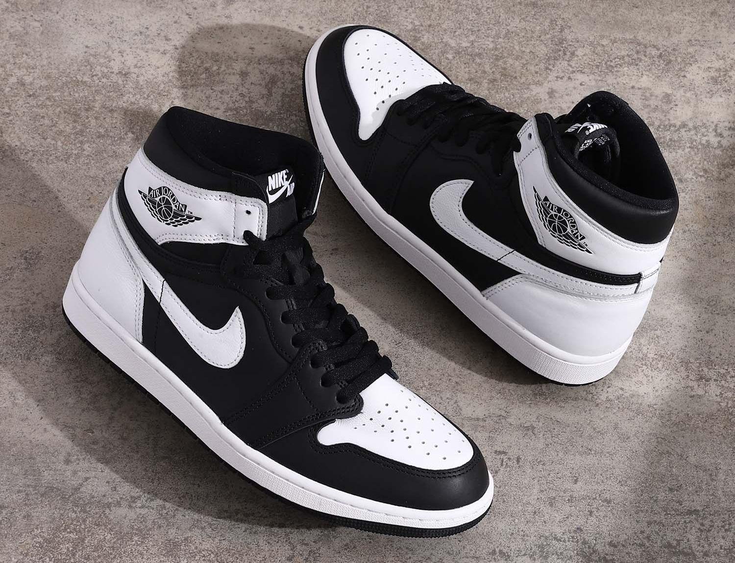 Giày Nike Air Jordan Retro High OG 'Black White' DZ5485-010