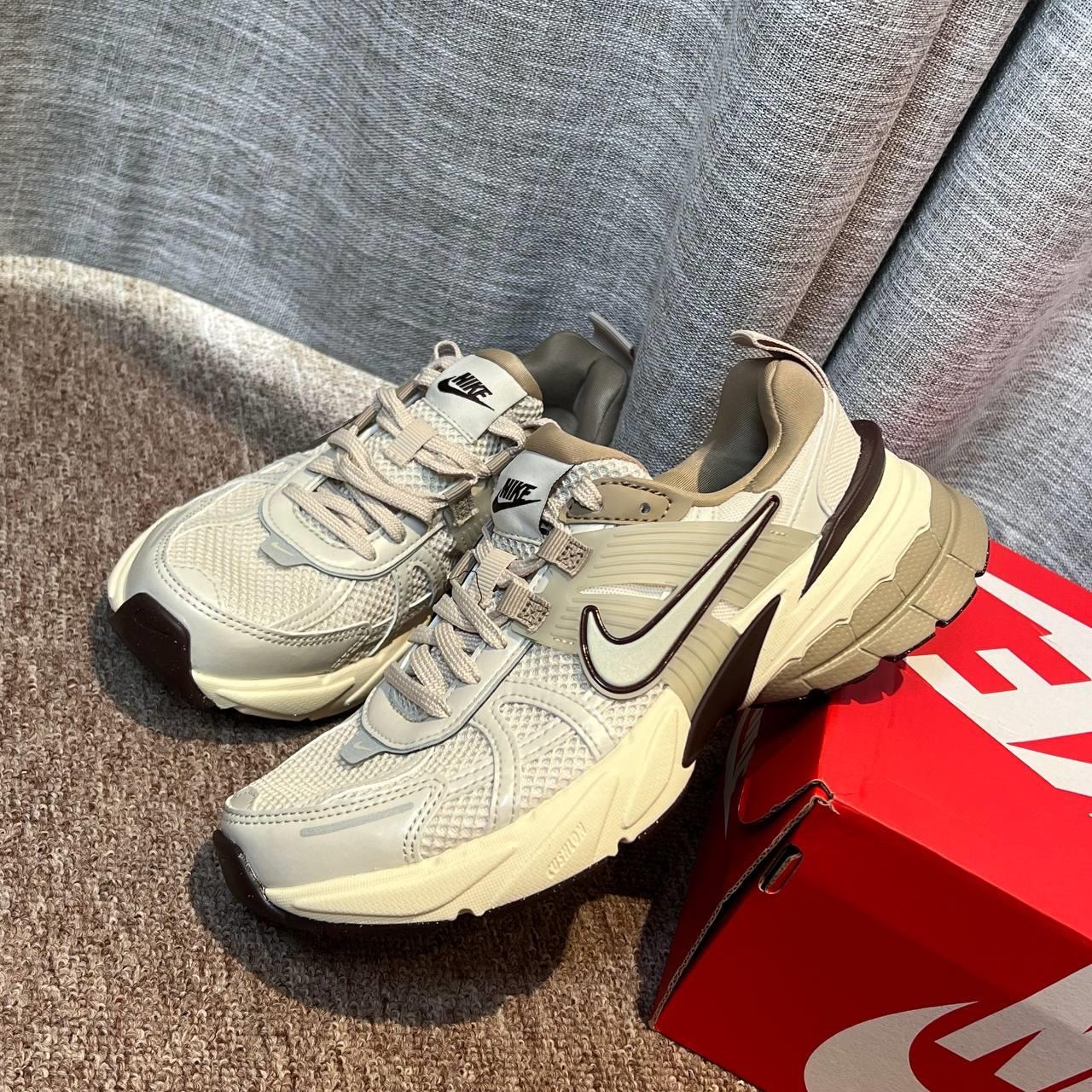 1820 - Giày Nike V2K Run Light Orewood Brown FD0736-103 [HÀNG CHÍNH HÃNG]