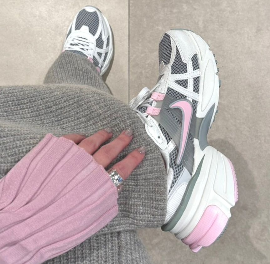 1821 - Giày Nike V2K Run Light Pumice Pink Foam HQ4046-001 [HÀNG CHÍNH HÃNG]