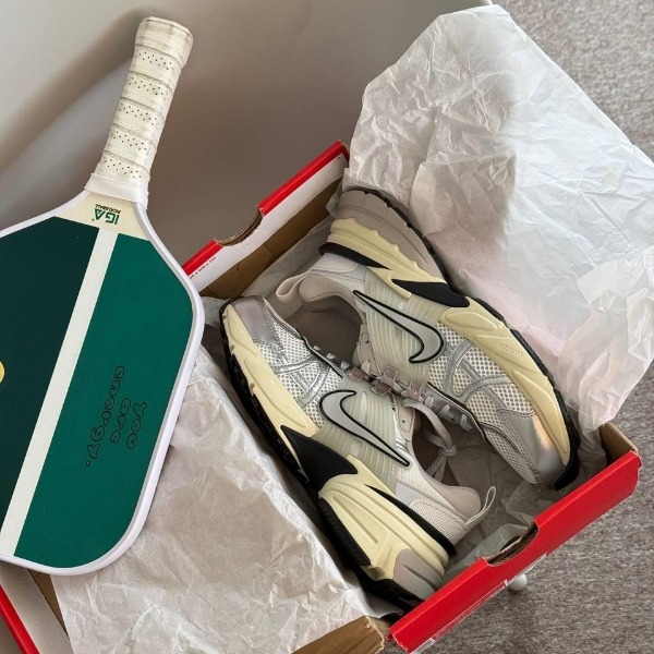 1819 - Giày Nike V2K Run Summit White Metallic Silver FD0736-100 [HÀNG CHÍNH HÃNG]