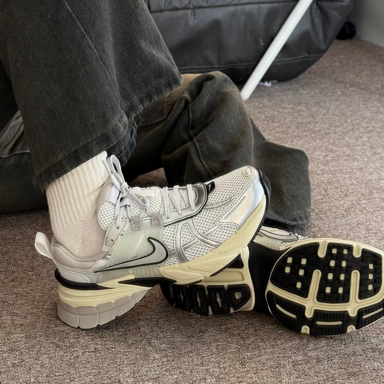 1819 - Giày Nike V2K Run Summit White Metallic Silver FD0736-100 [HÀNG CHÍNH HÃNG]