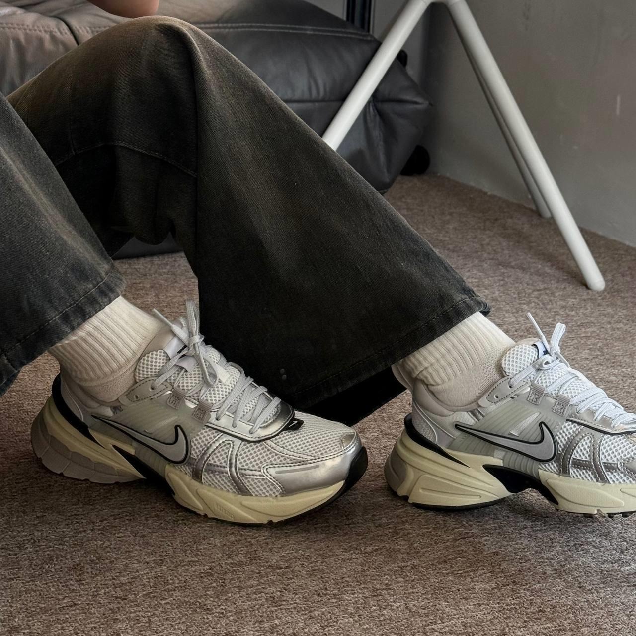 1819 - Giày Nike V2K Run Summit White Metallic Silver FD0736-100 [HÀNG CHÍNH HÃNG]