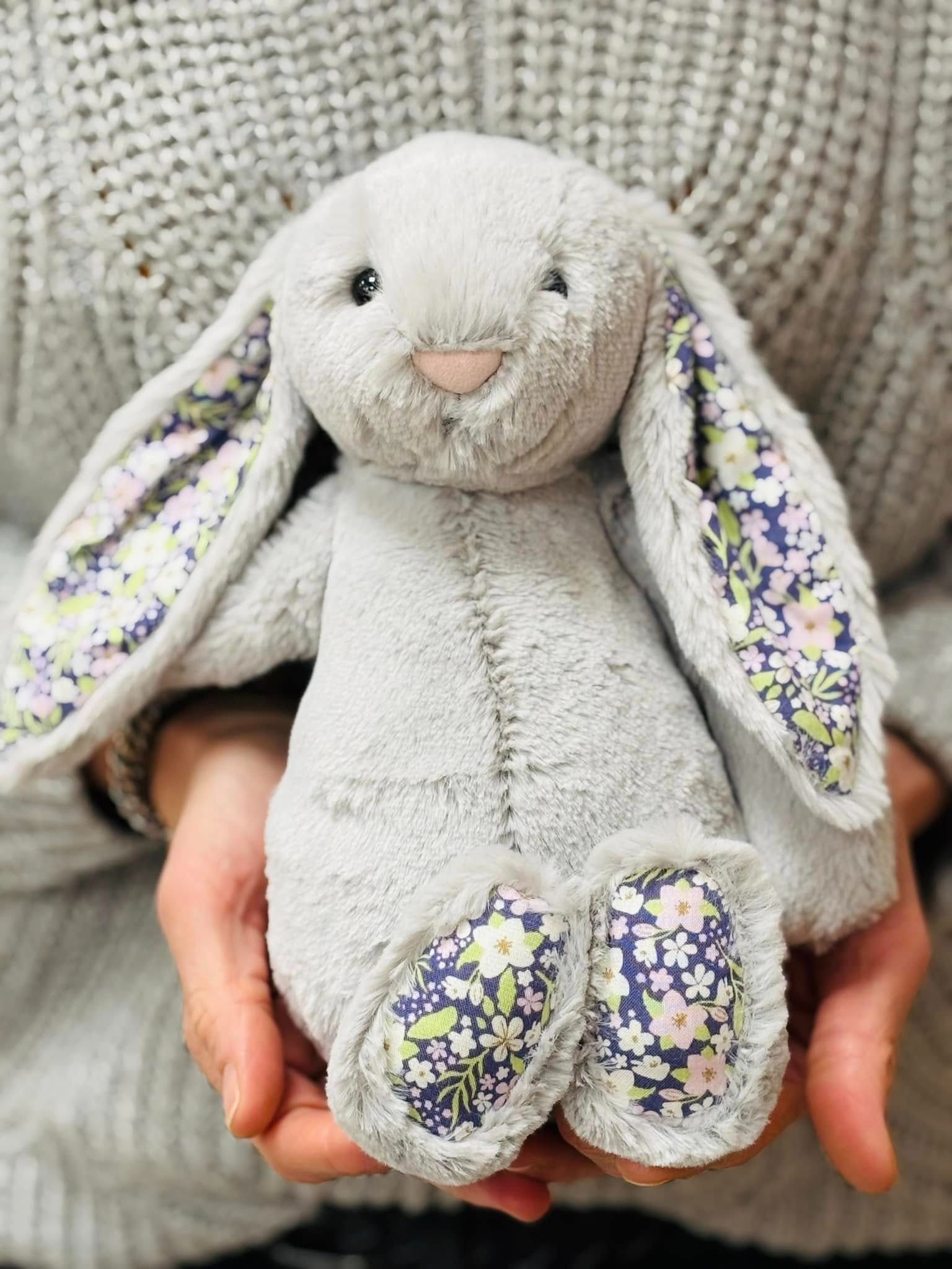 2080 - JellyCat Blossom Bunny Bloom Silver 31cm - JellyCat Blossom Silver Bunny Bloom Medium 31cm [HÀNG CHÍNH HÃNG]
