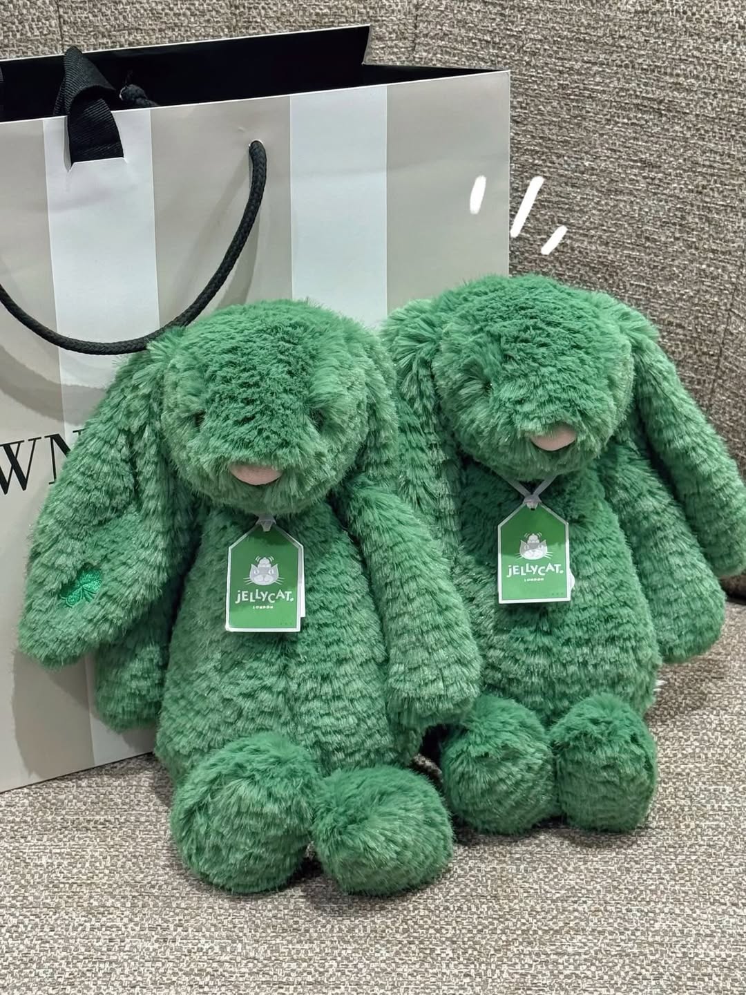Thỏ Jellycat Exclusive Bláthnaid Bunny Medium 31cm Chính Hãng