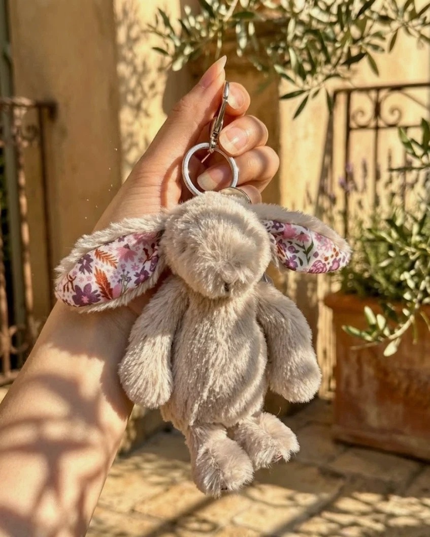 Móc Khoá Jellycat Blossom Bunny Beige Petal Bag Charm Chính Hãng