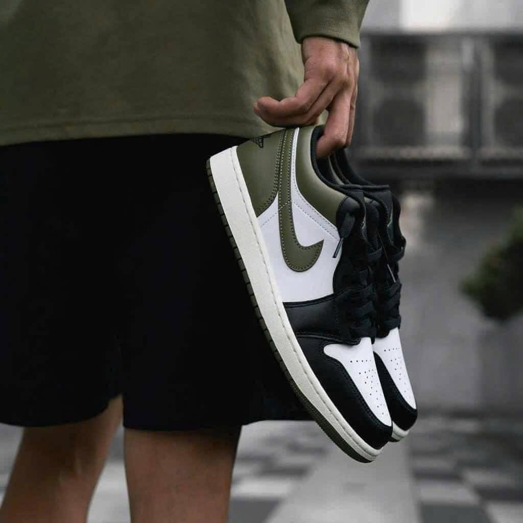 2005 - Giày Nike Air Jordan 1 Low ‘Black Toe Medium Olive’ 553558-092 [HÀNG CHÍNH HÃNG]